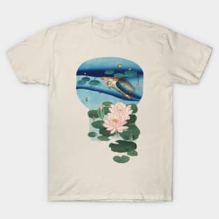 WATER TURTLE AND WATERLILIES IN PALE PINK BLUE T-Shirt